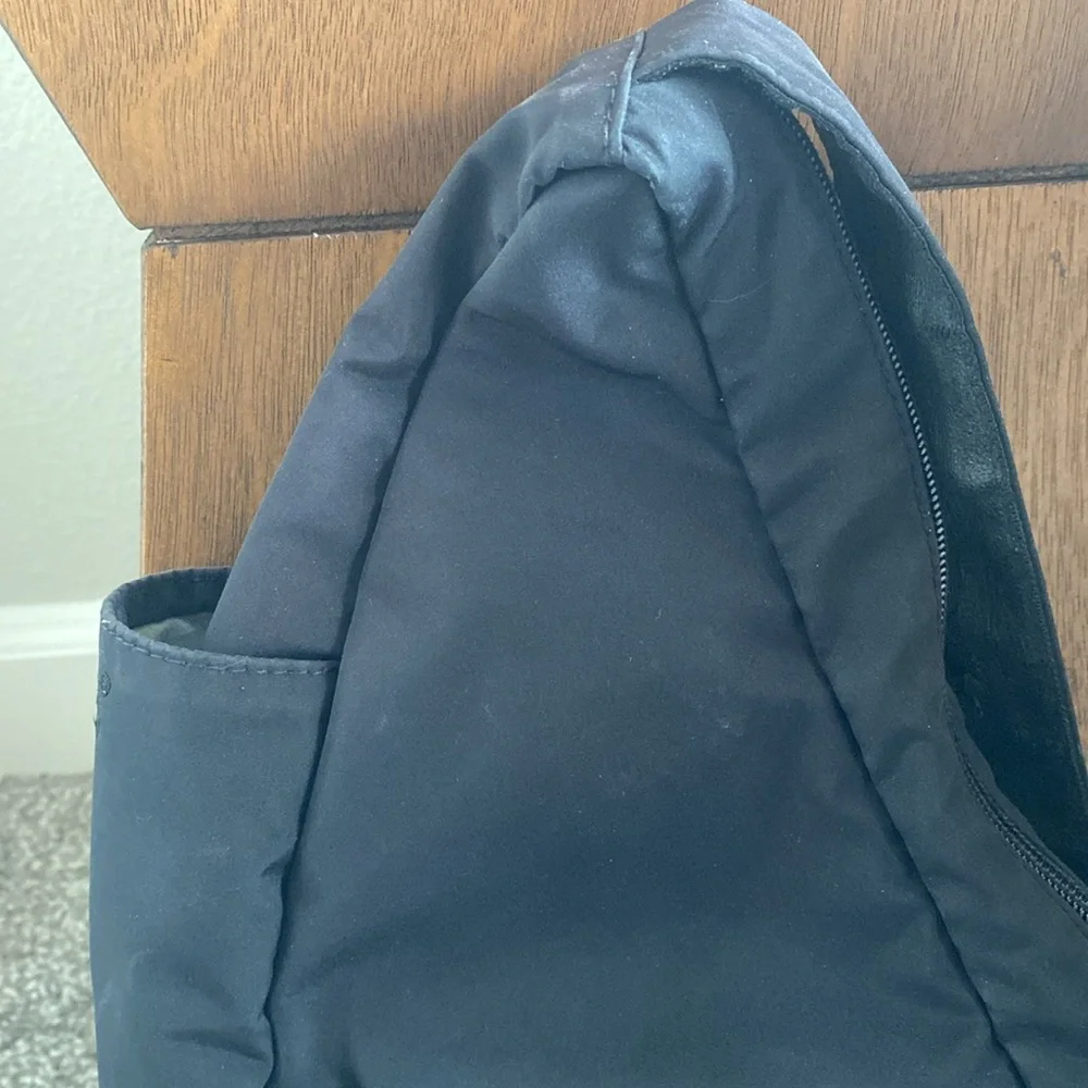 Ameribag Pack Healthy Back Bag Small Black Sling Shoulder Travel Day Bag